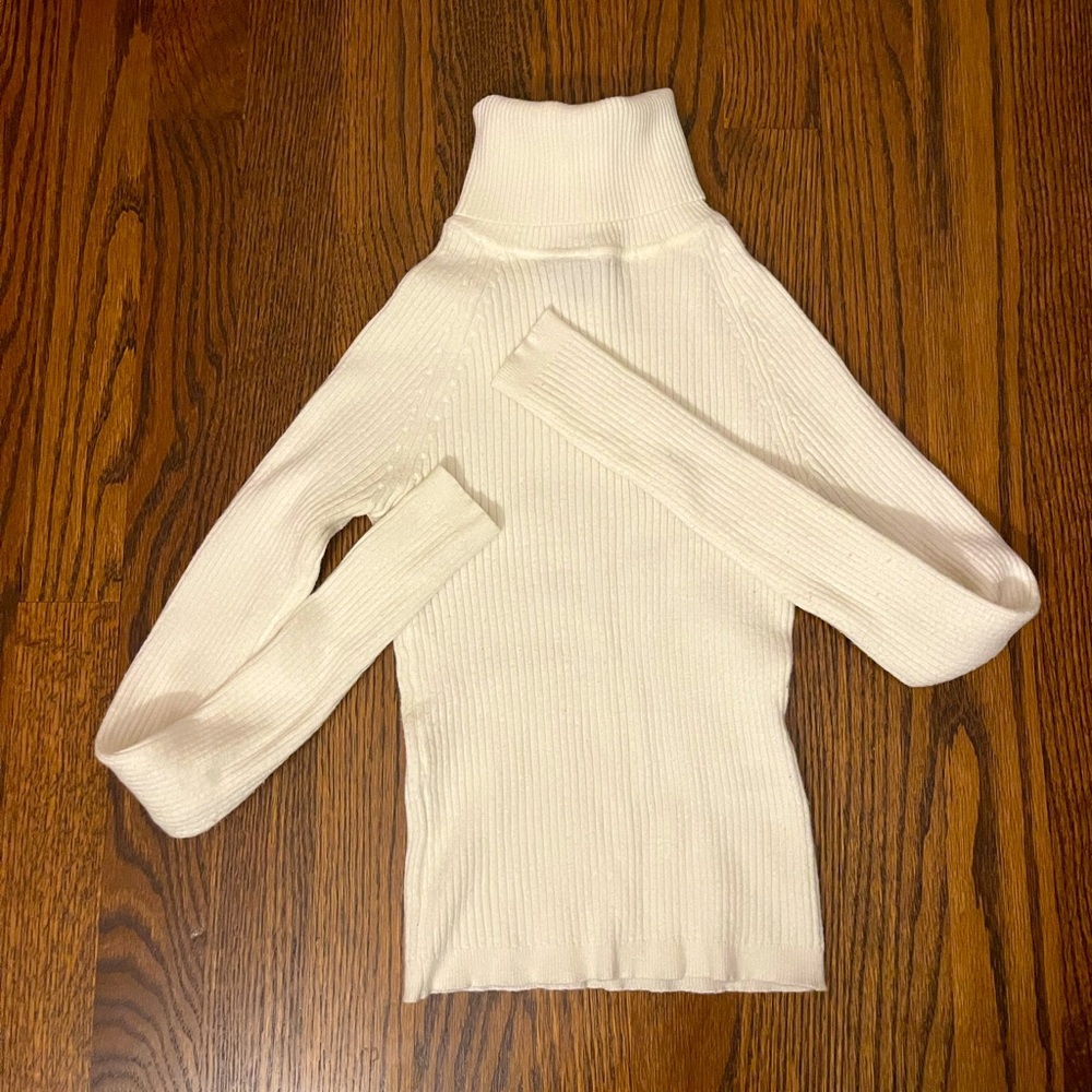 Women’s White Turtleneck Sweater